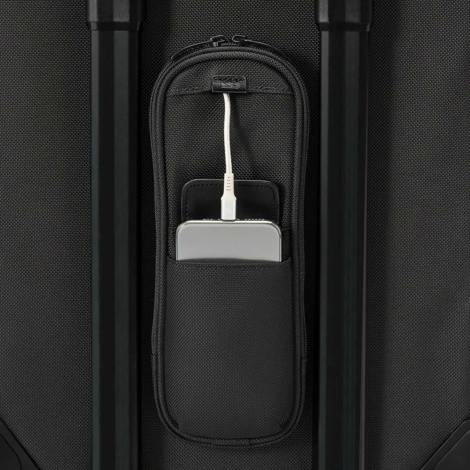 Baseline Carry-On Upright Garment Bag 22"
