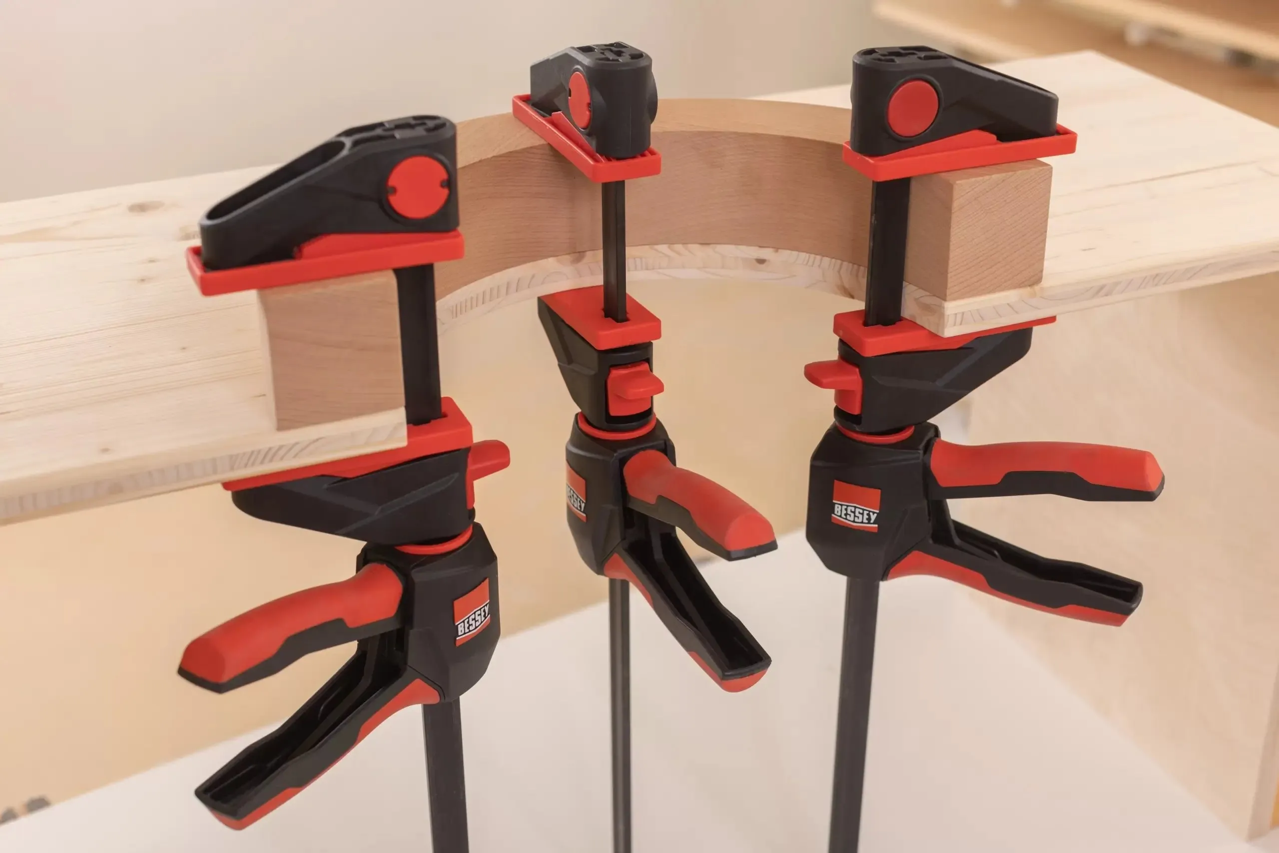 Bessey EHKL360-18 - 360 Degrees 18″ Quick Action Trigger Clamp