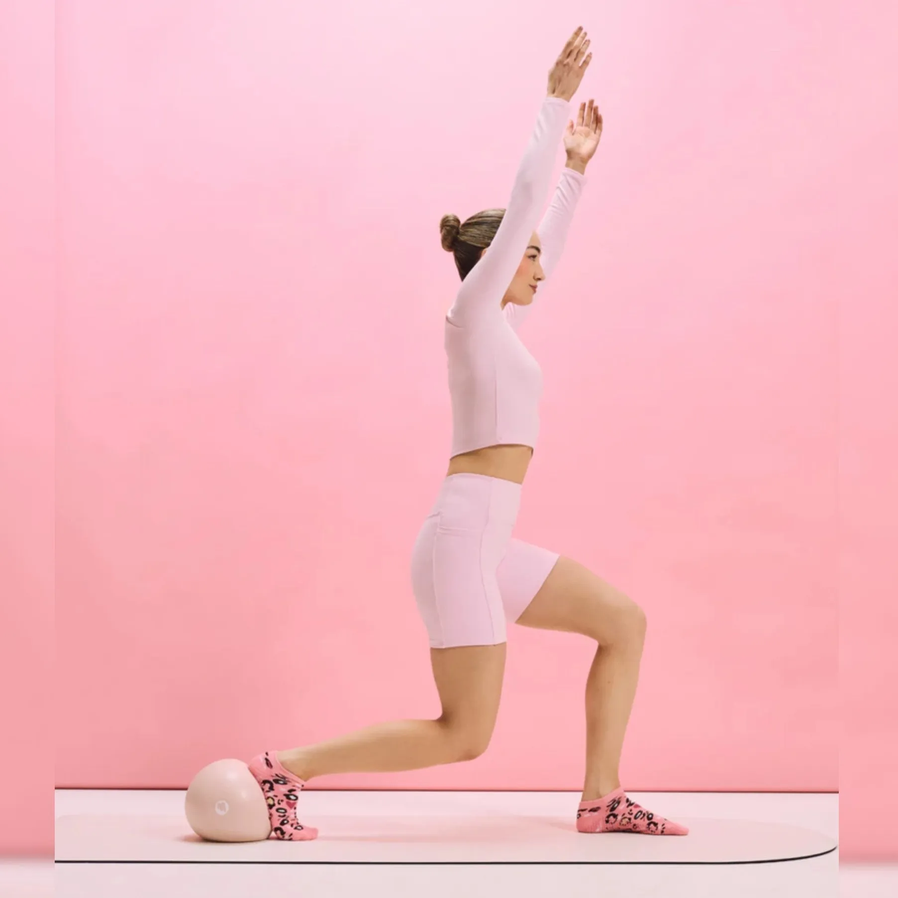 Classic Low Rise Grip Socks - Pink Cheetah Heart (Barre / Pilates)