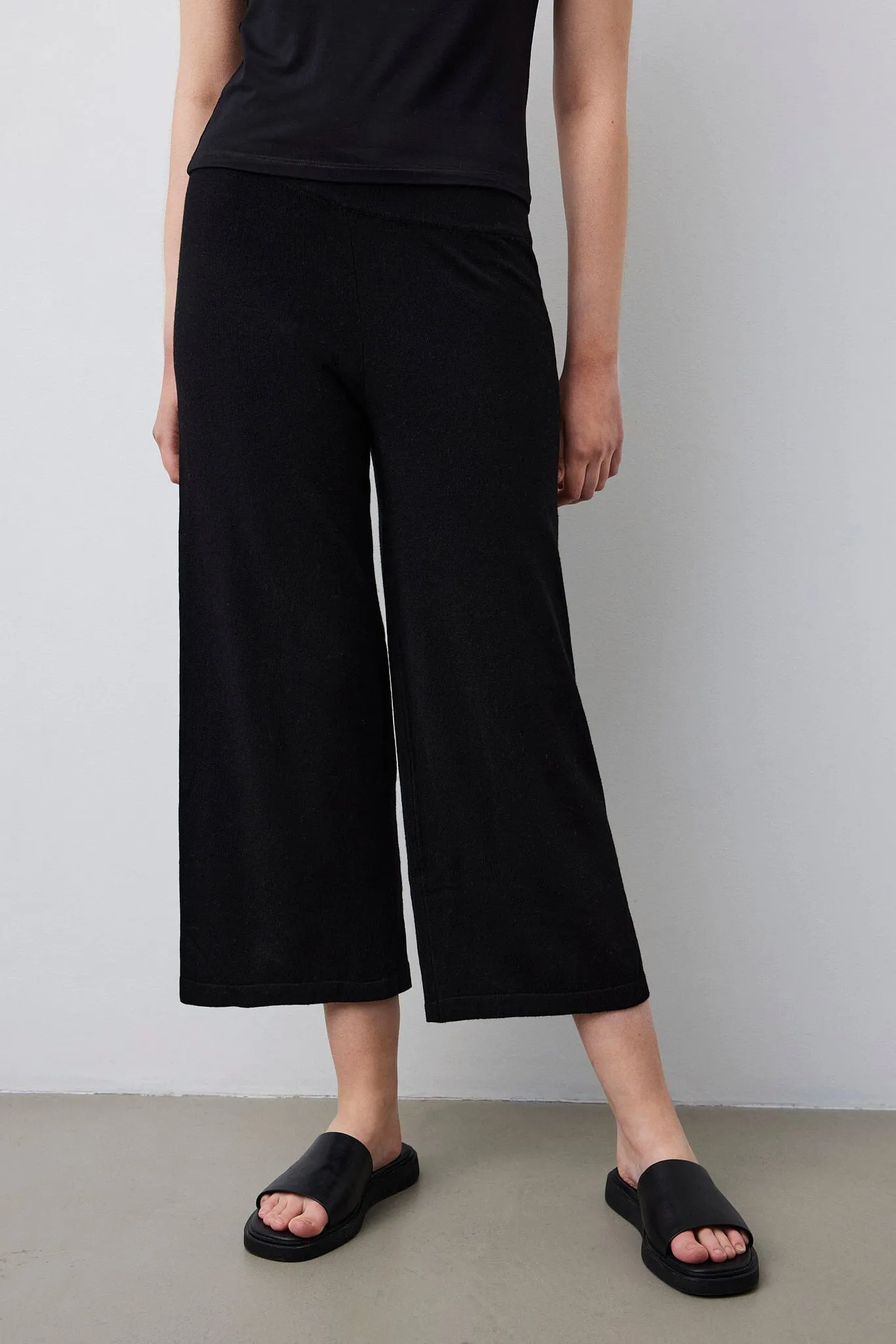 Cropped Trousers