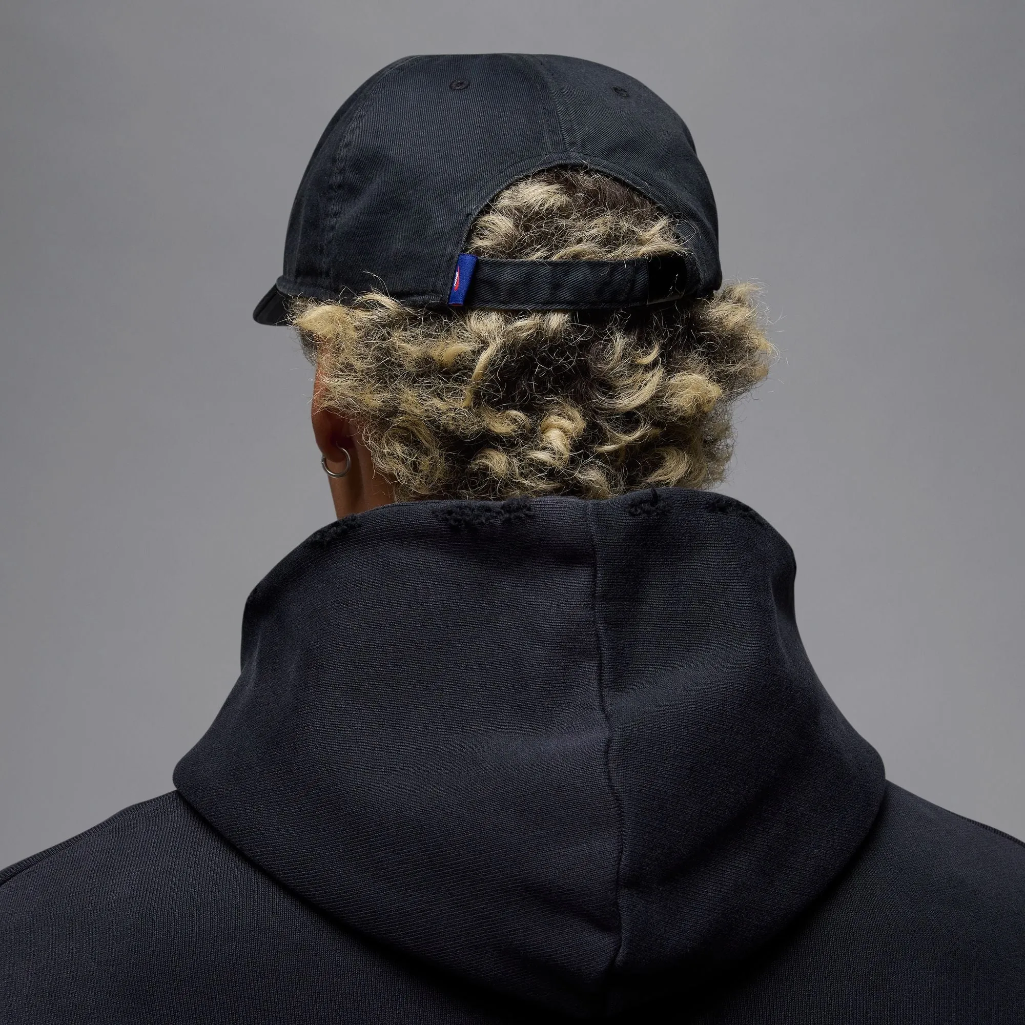 JORDAN PRO RARE AIR UNSTRUCTURED HAT BLACK/CHILE RED