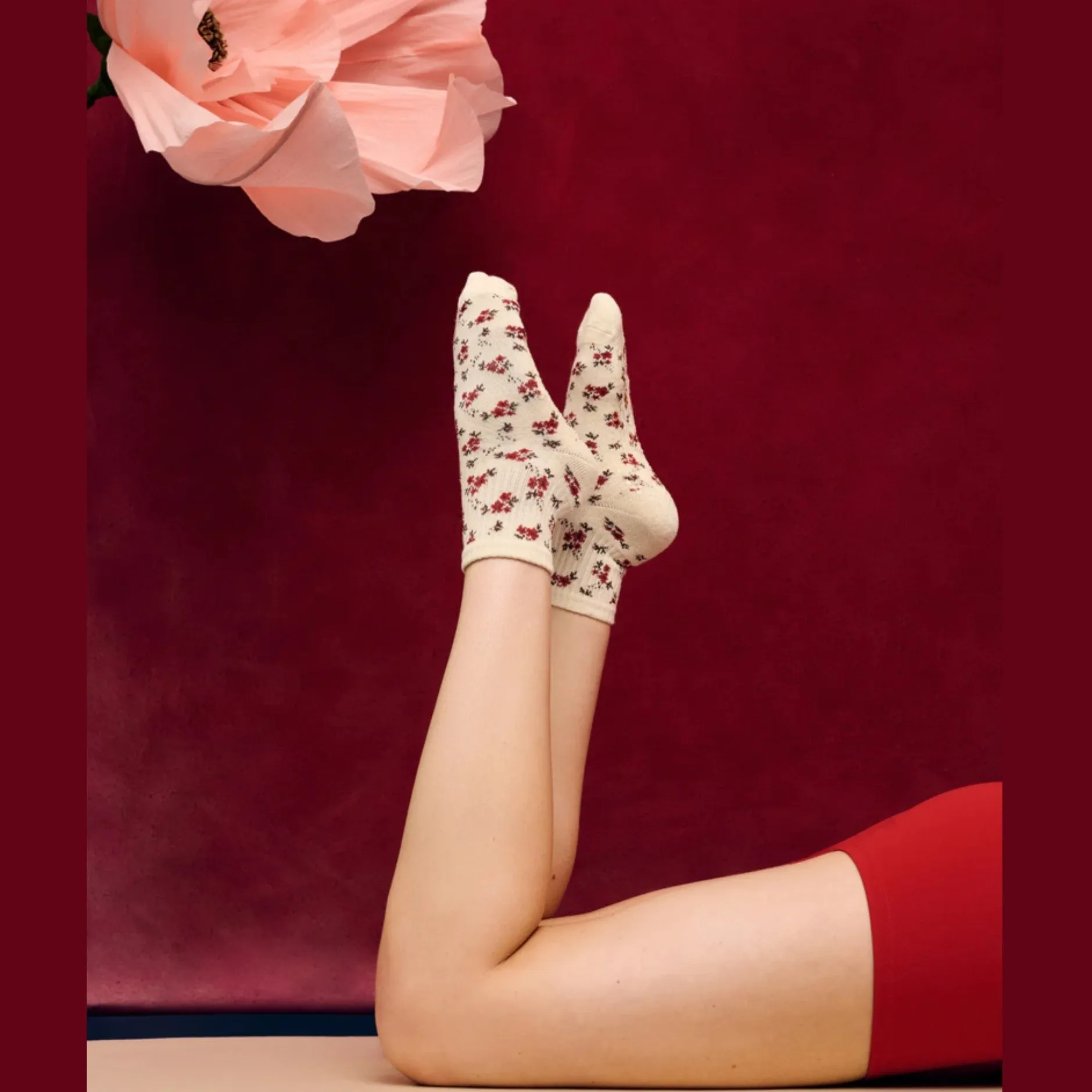 Quarter Crew Grip Socks - Ditsy Floral  (Barre / Pilates)