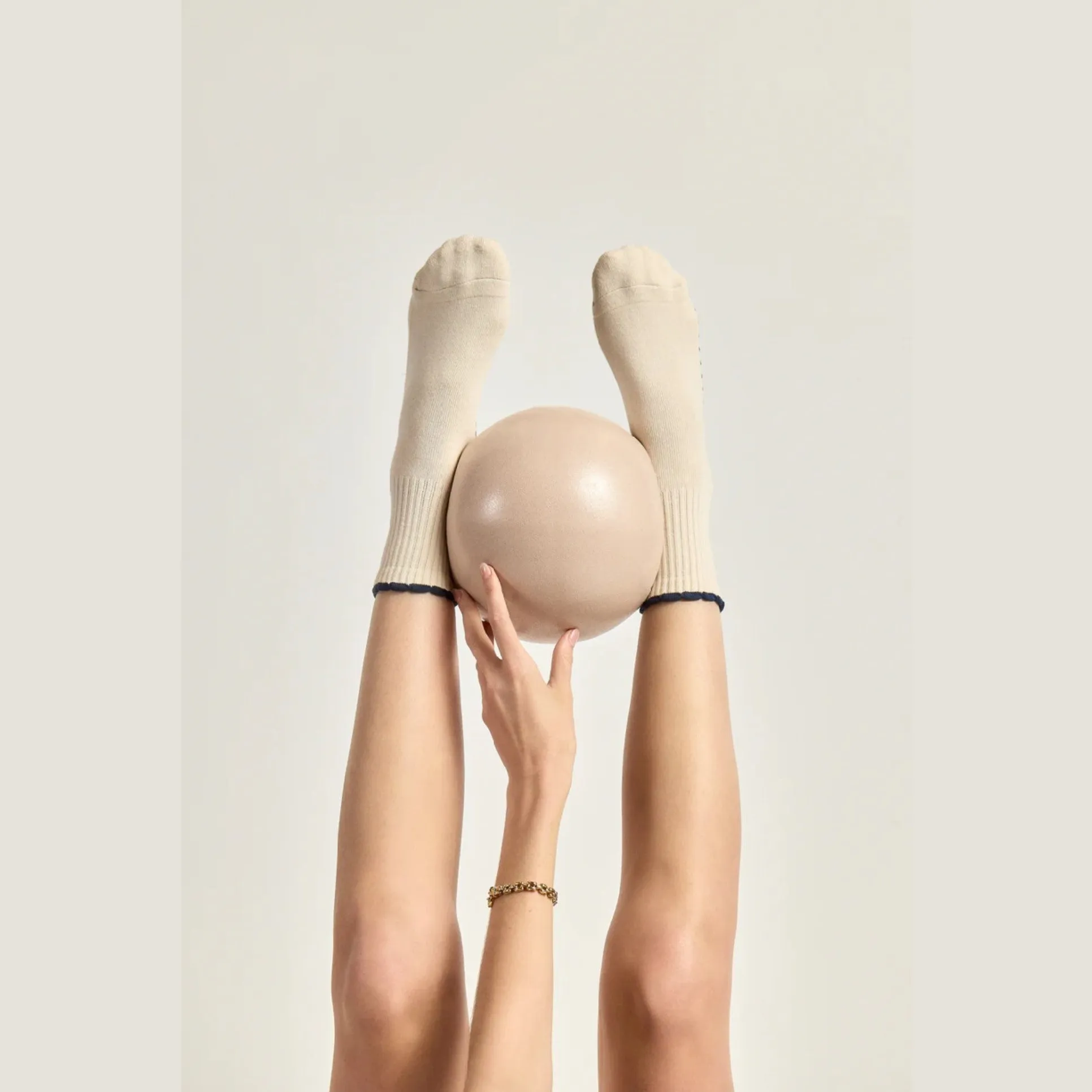 Scallop Edge Crew Grip Socks - (Barre / Pilates)