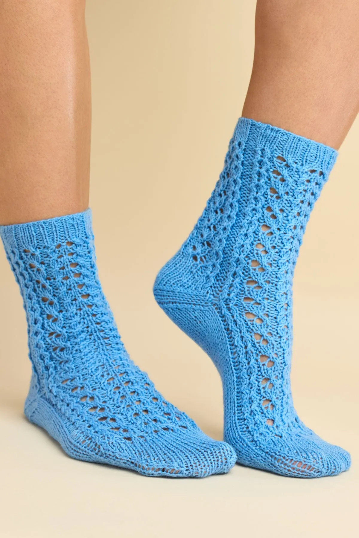 Trinket Socks in Uni Merino