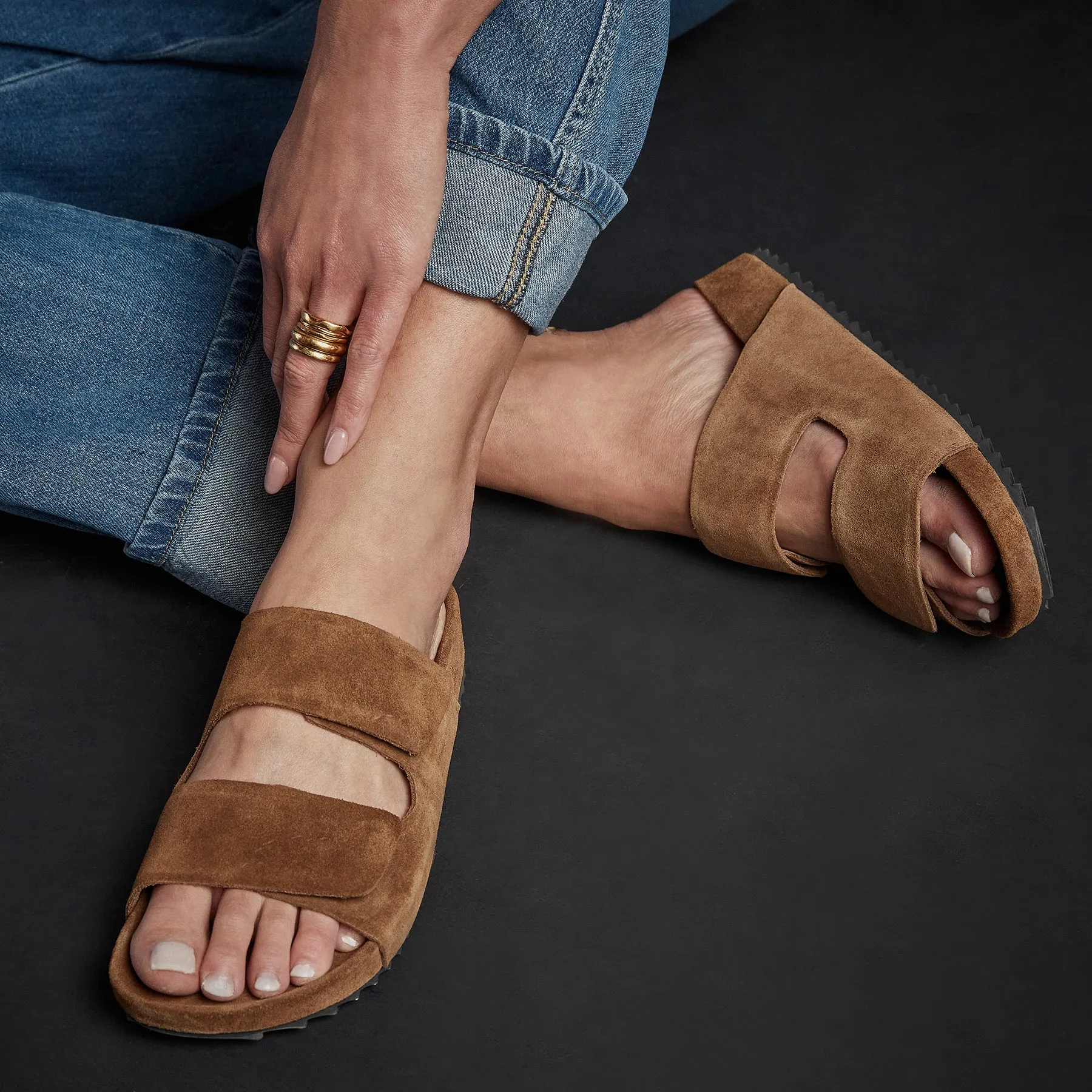 Women's Double Strap Suede Slide - Tabacco